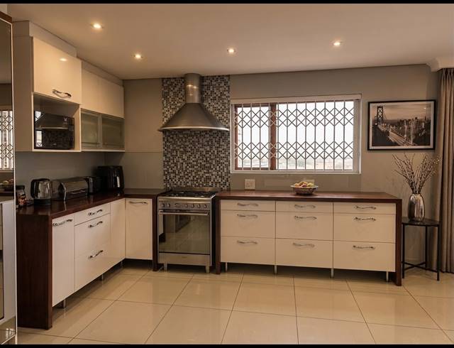 5 BEDROOM TOWNHOUSE FOR SALE IN MUSGRAVE
